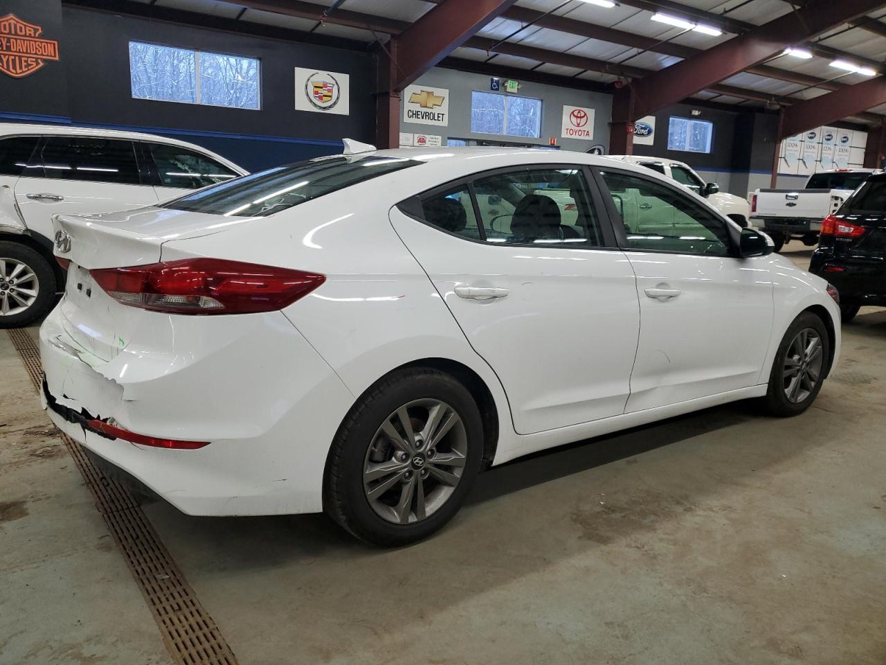 2018 Hyundai Elantra - Image 3
