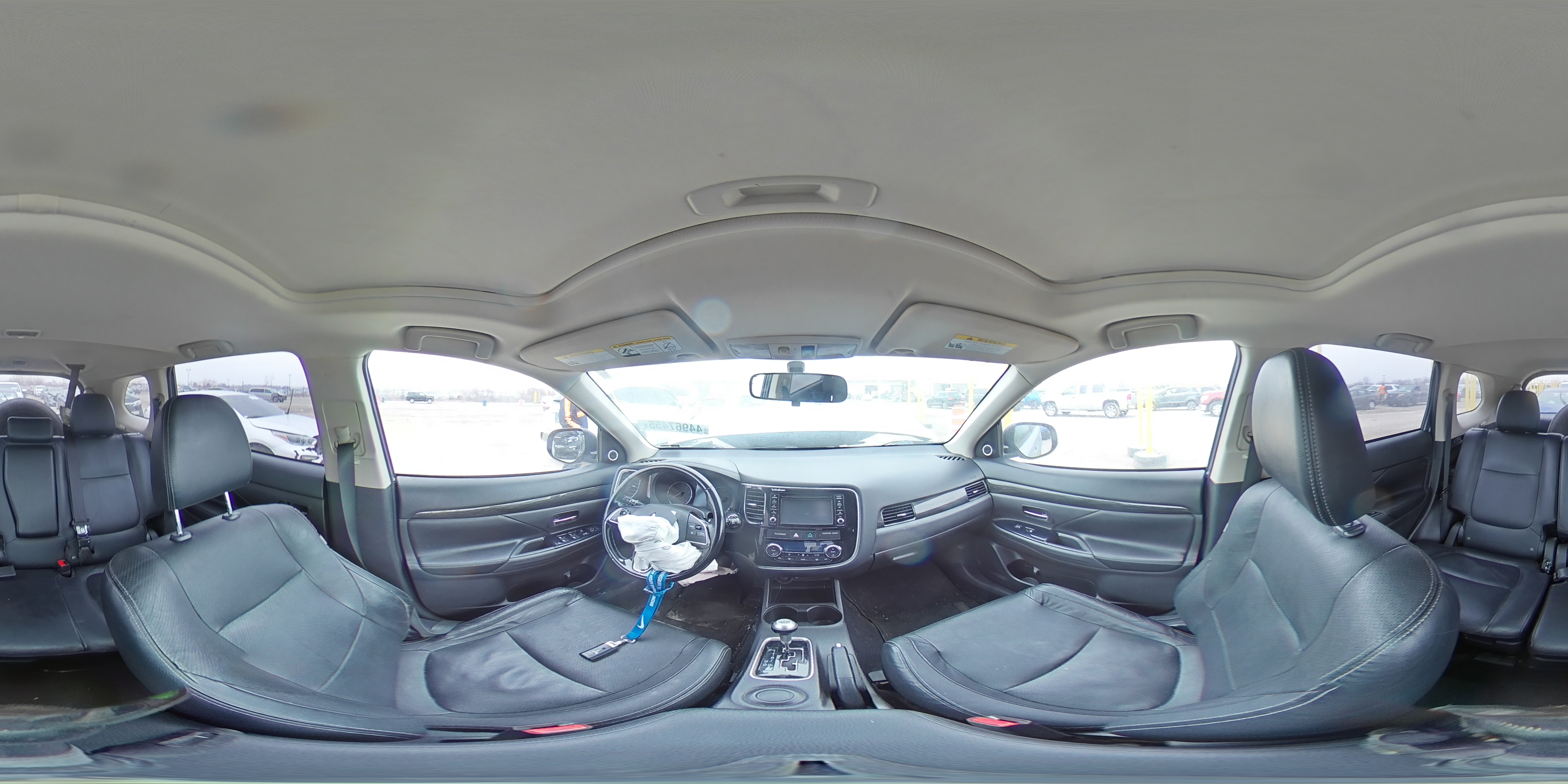 2016 Mitsubishi Outlander - Image 14