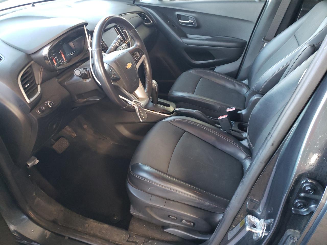 2022 Chevrolet Trax - Image 7