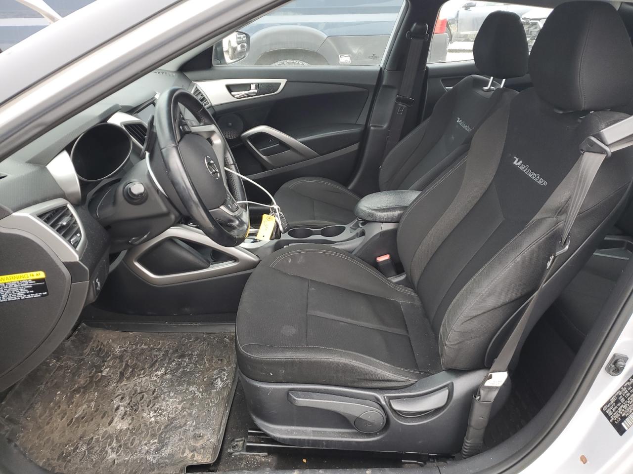 2017 Hyundai Veloster - Image 7