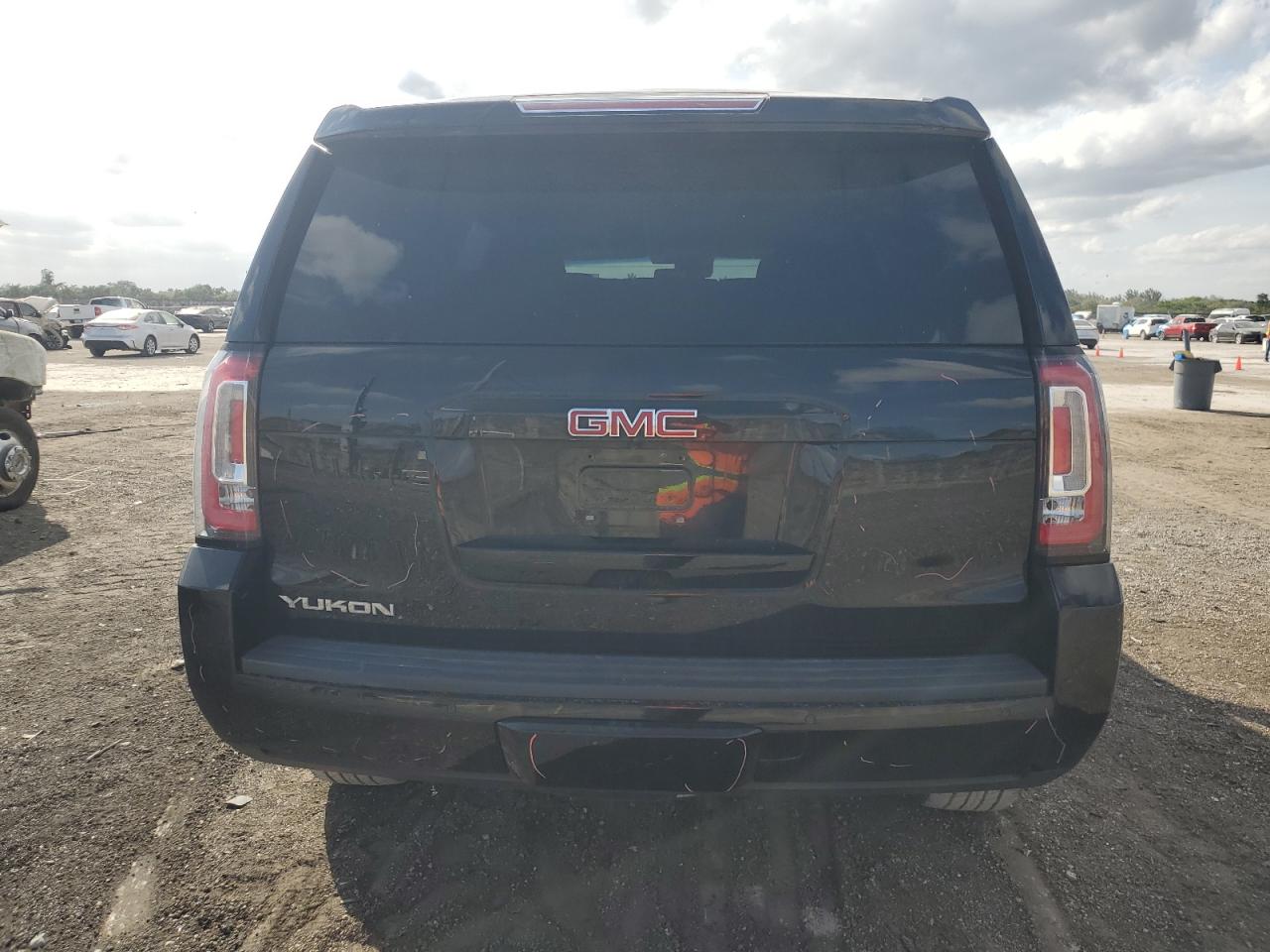 2018 GMC Yukon - Image 6