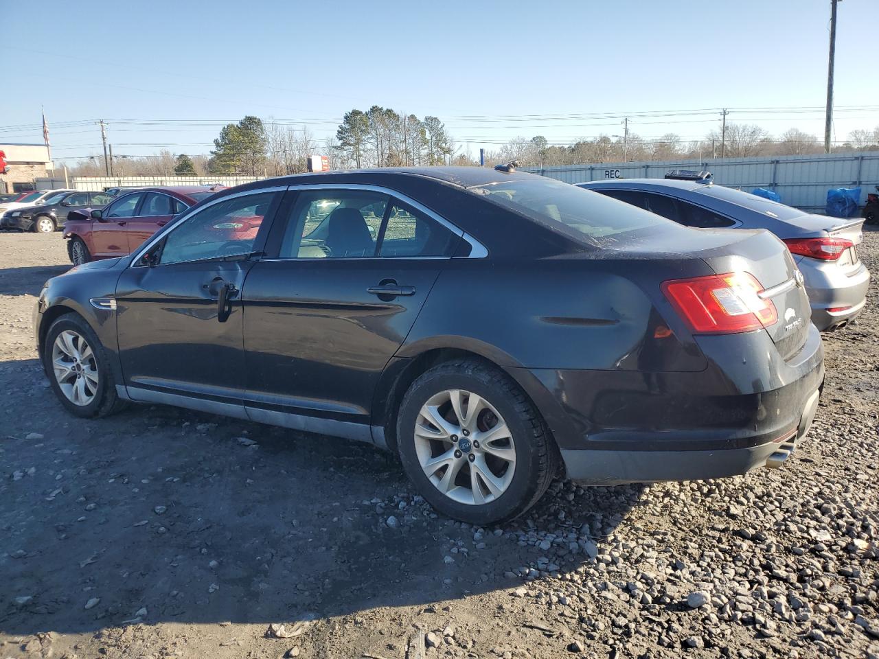 2011 Ford Taurus - Image 2
