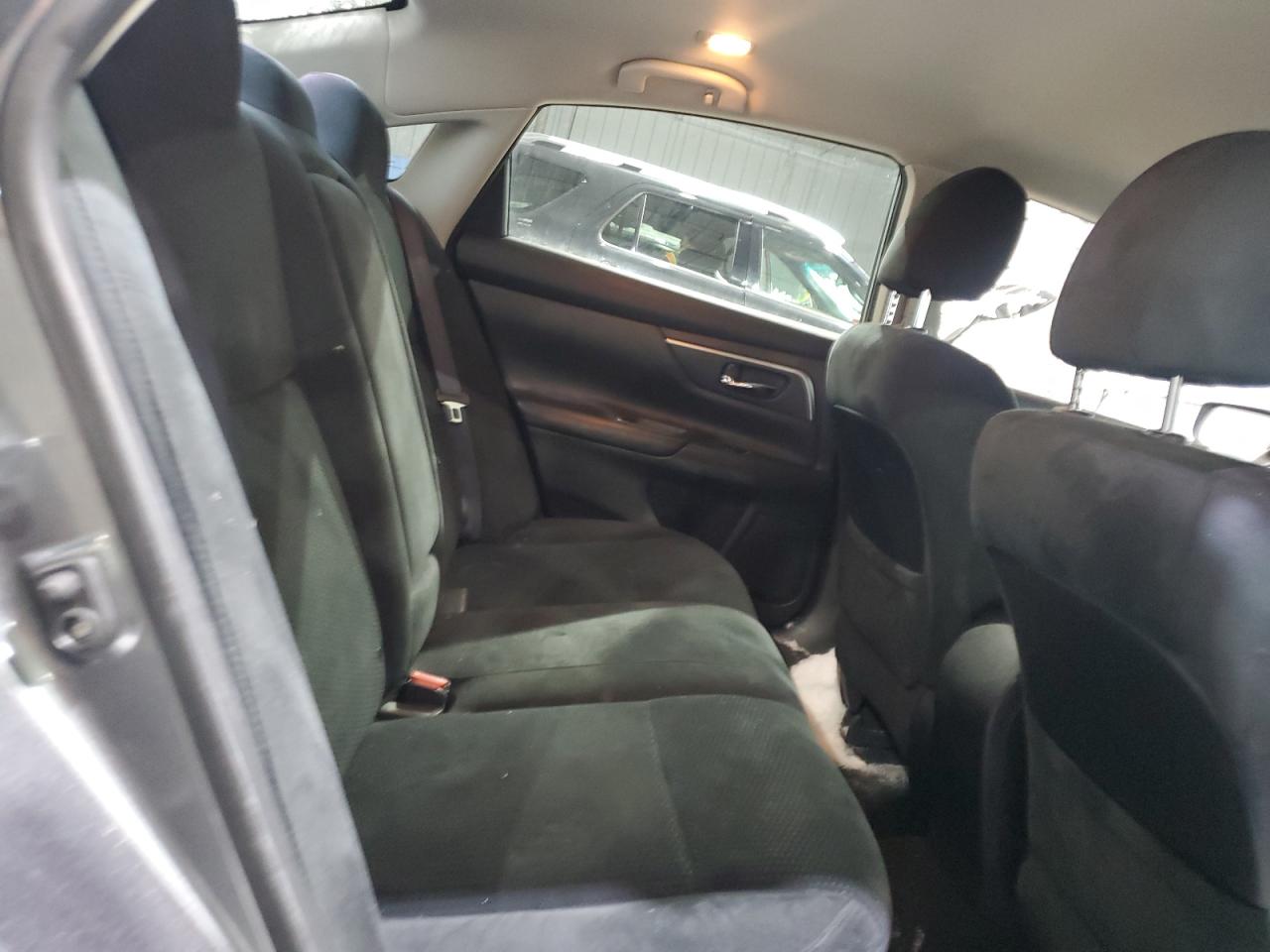 2015 Nissan Altima - Image 10