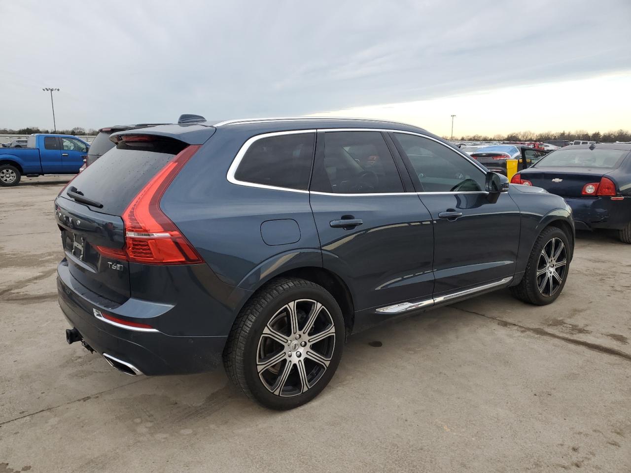 2018 Volvo XC60 - Image 3