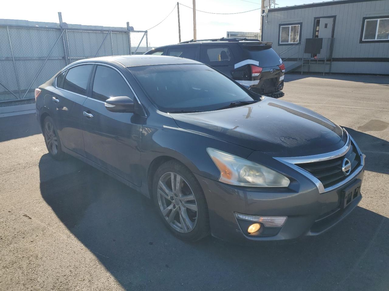 2013 Nissan Altima - Image 4
