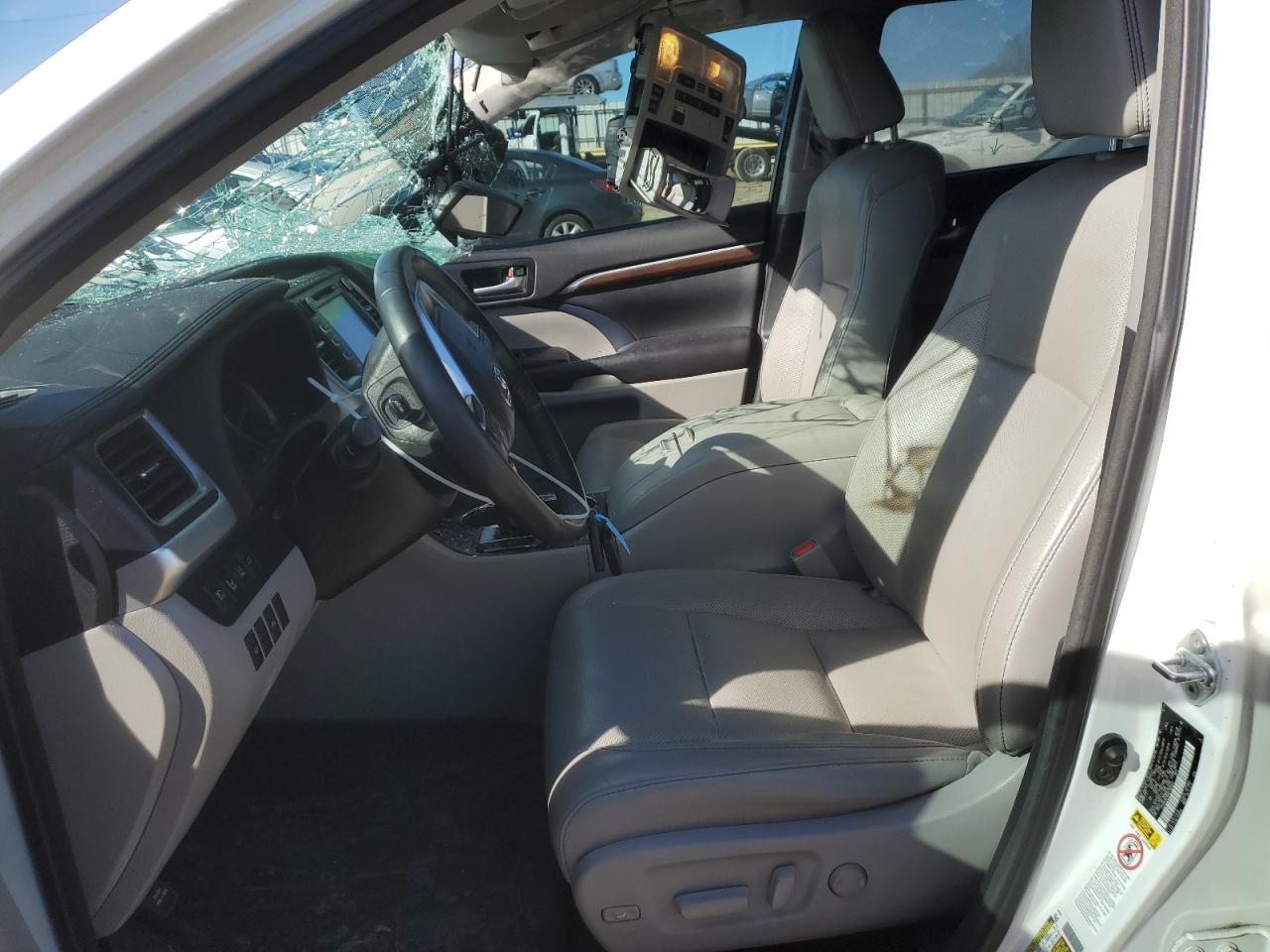 2016 Toyota Highlander - Image 7