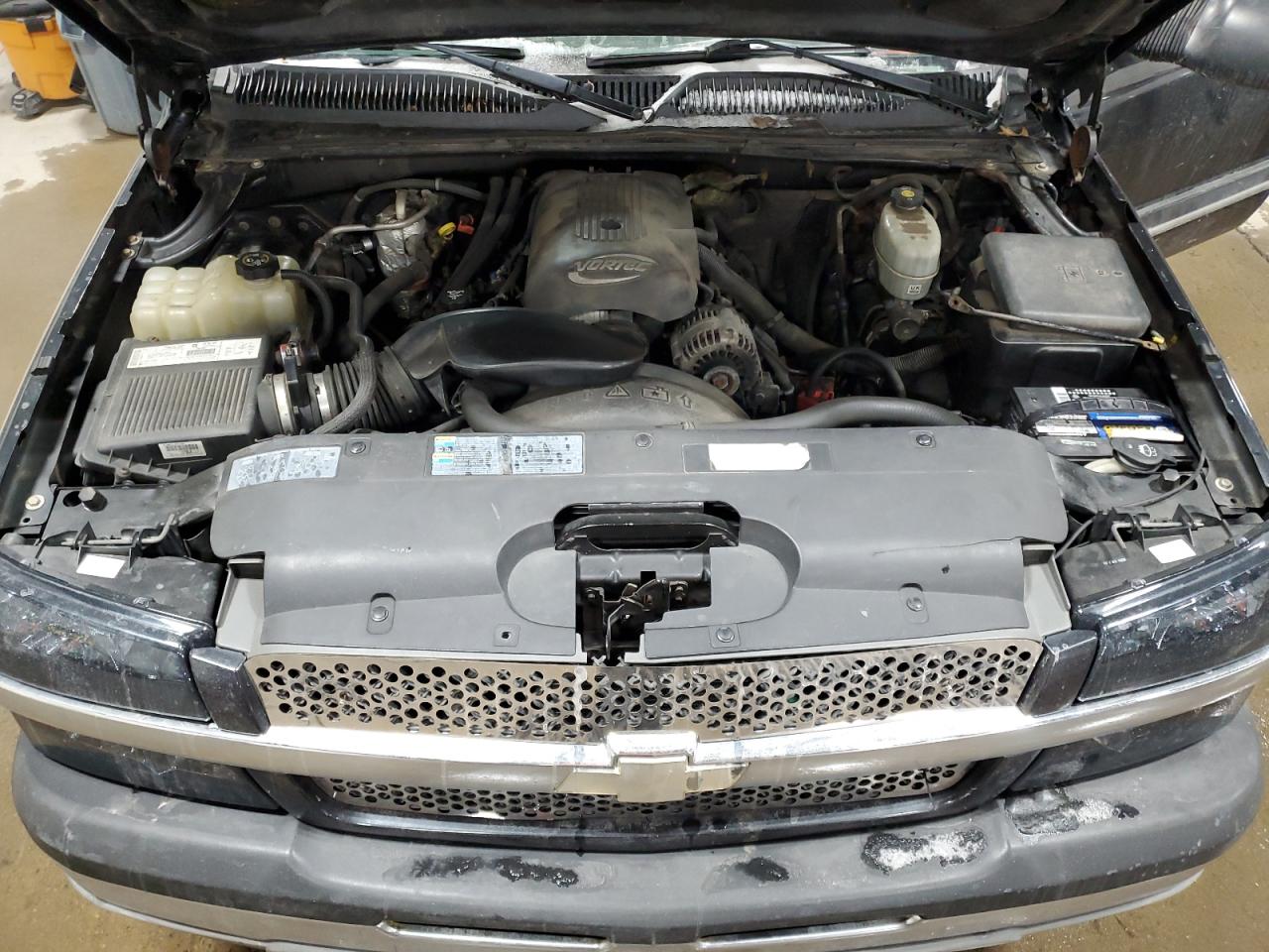 2003 Chevrolet Silverado - Image 11