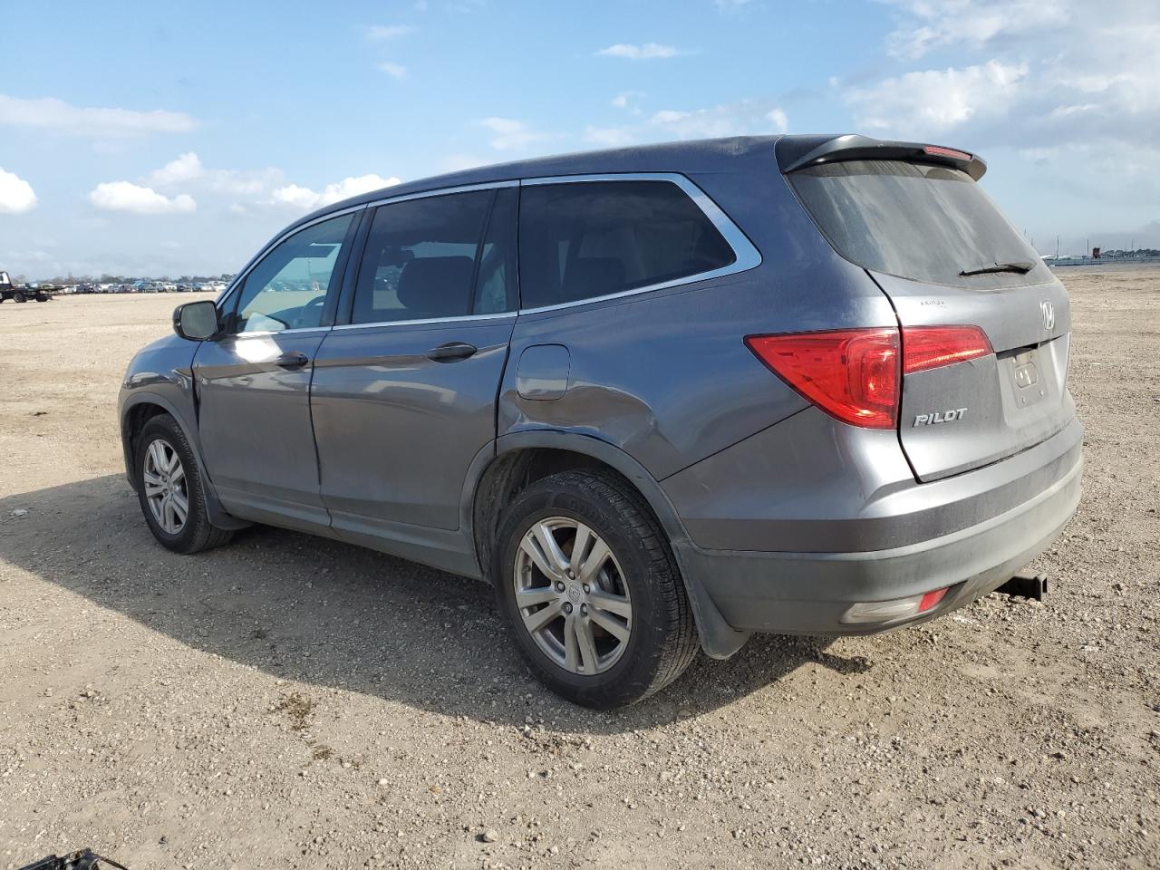 2016 Honda Pilot - Image 2