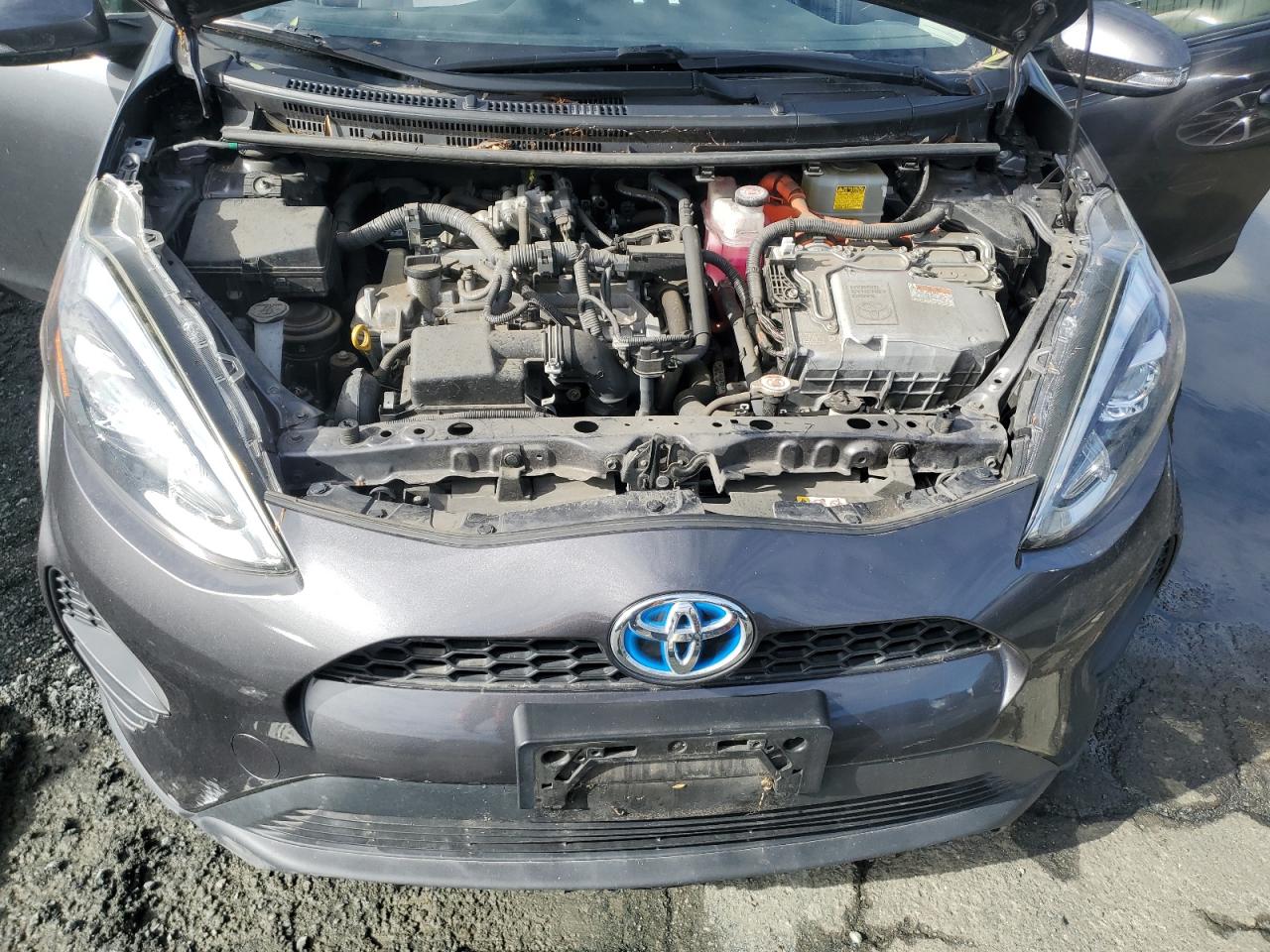 2018 Toyota Prius - Image 11