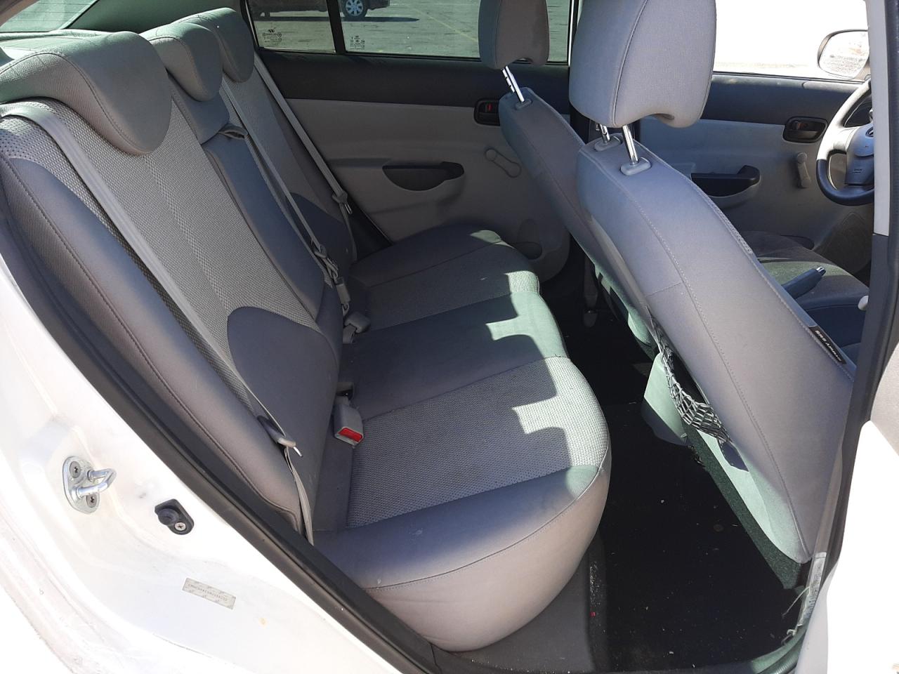 2010 Hyundai Accent - Image 10