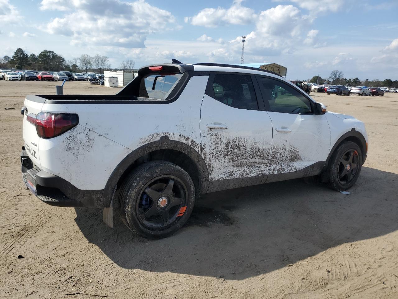 2023 Hyundai Santa Cruz - Image 3
