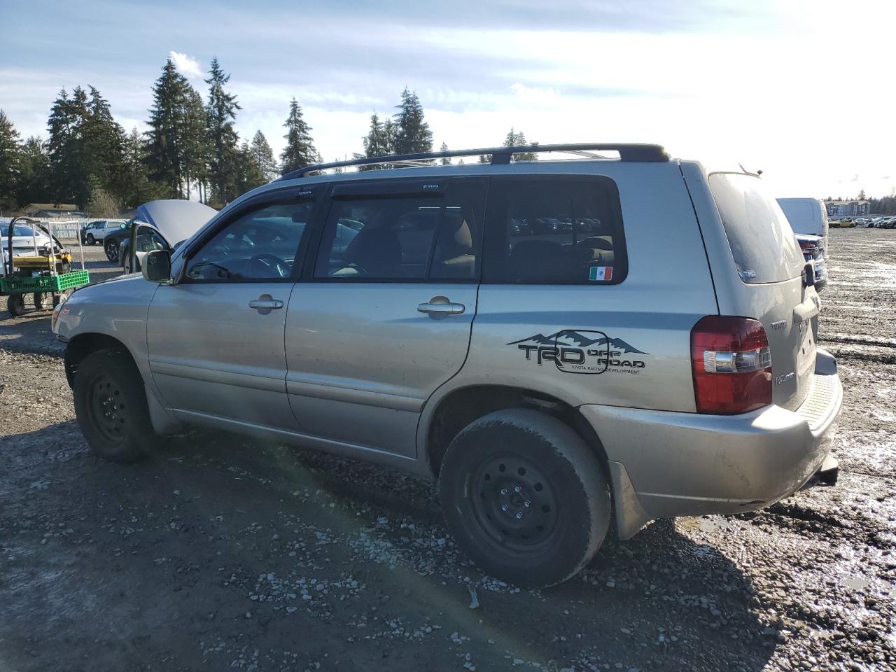 2005 Toyota Highlander - Image 2