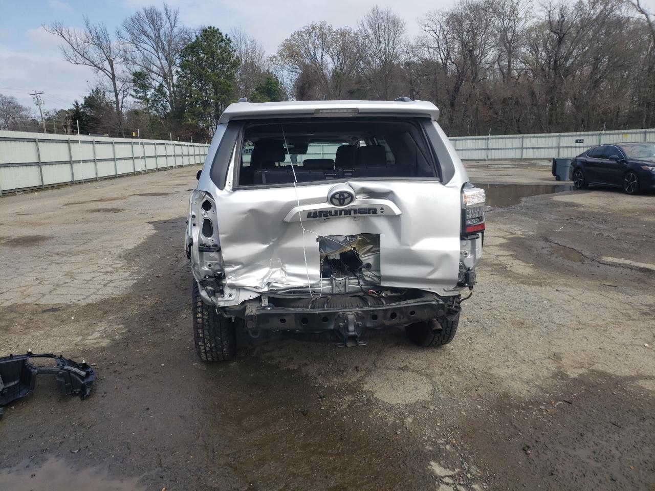 2022 Toyota 4Runner - Image 6
