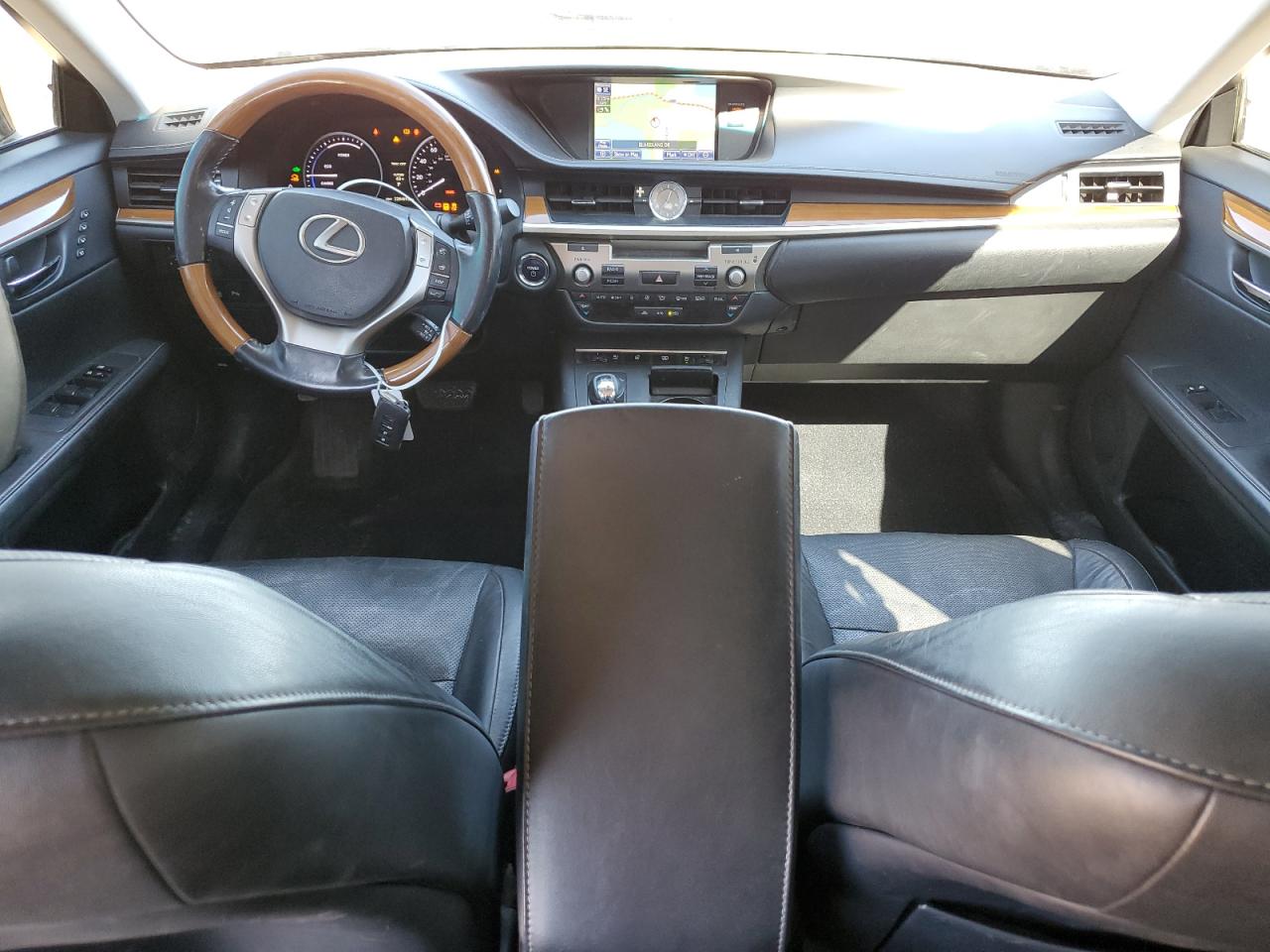 2013 Lexus ES - Image 8