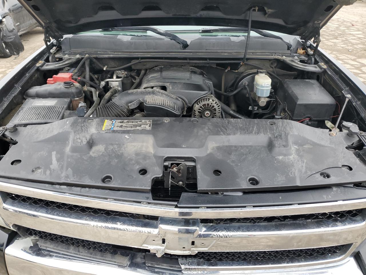 2010 Chevrolet Silverado - Image 11