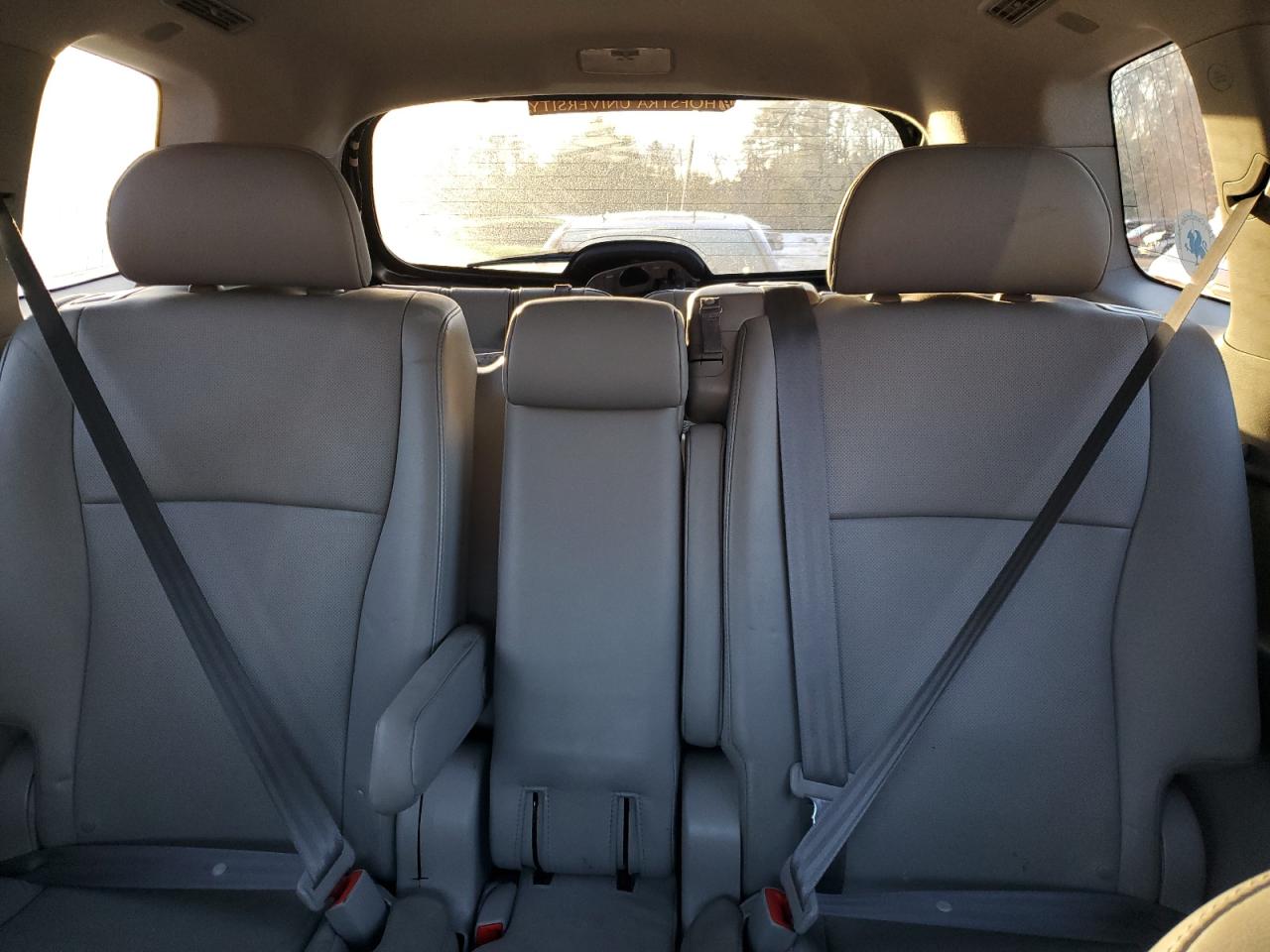 2012 Toyota Highlander - Image 10
