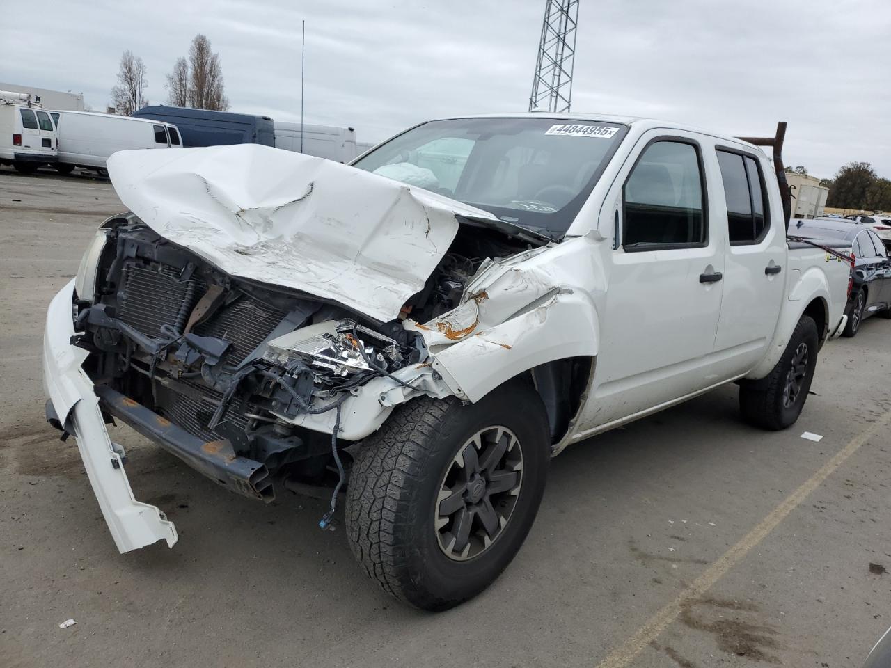 2015 Nissan Navara (Frontier) - Image 1