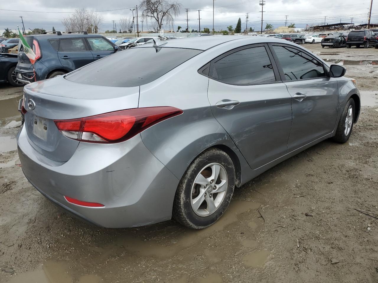 2015 Hyundai Elantra - Image 3