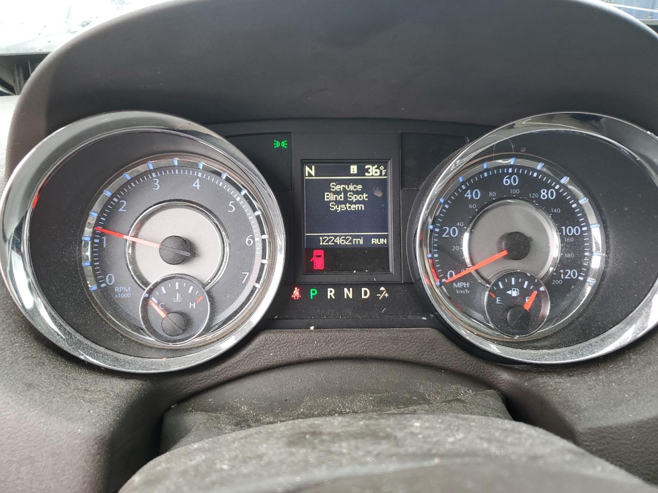 2016 Chrysler Town & Country - Image 9