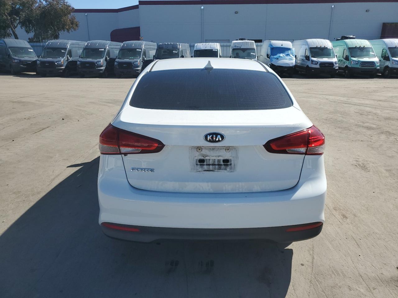 2017 Kia Forte - Image 6