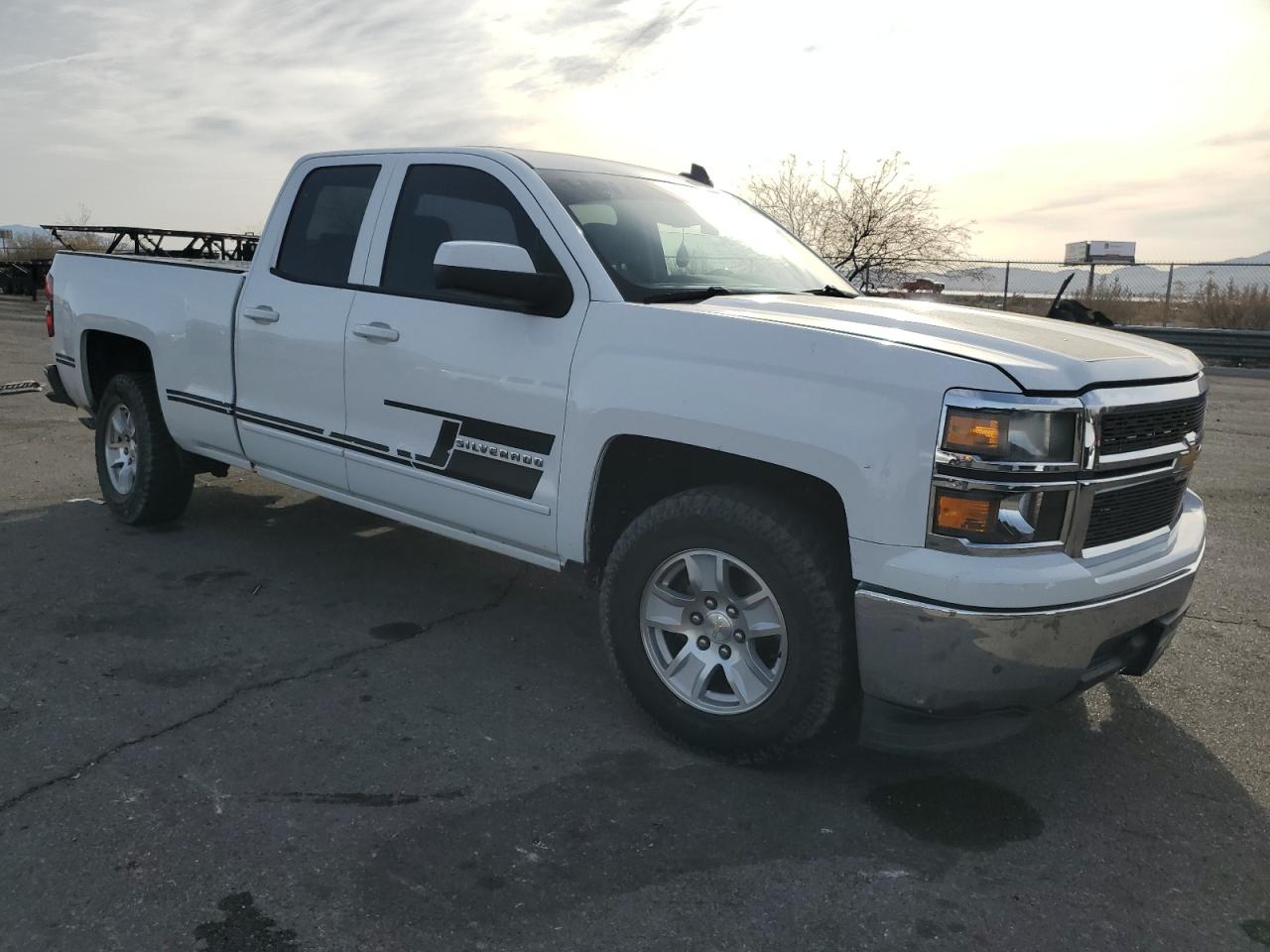 2015 Chevrolet Silverado - Image 4