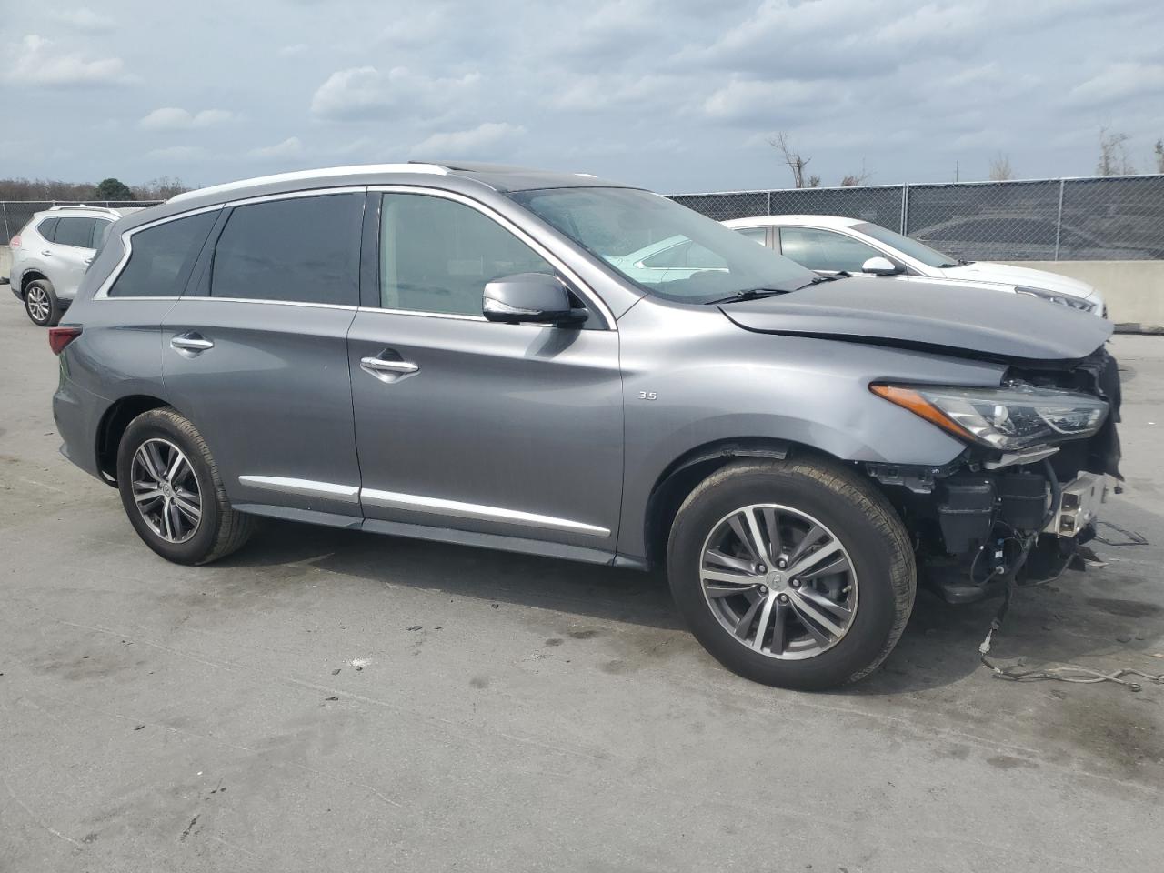2017 Infiniti QX60 - Image 4