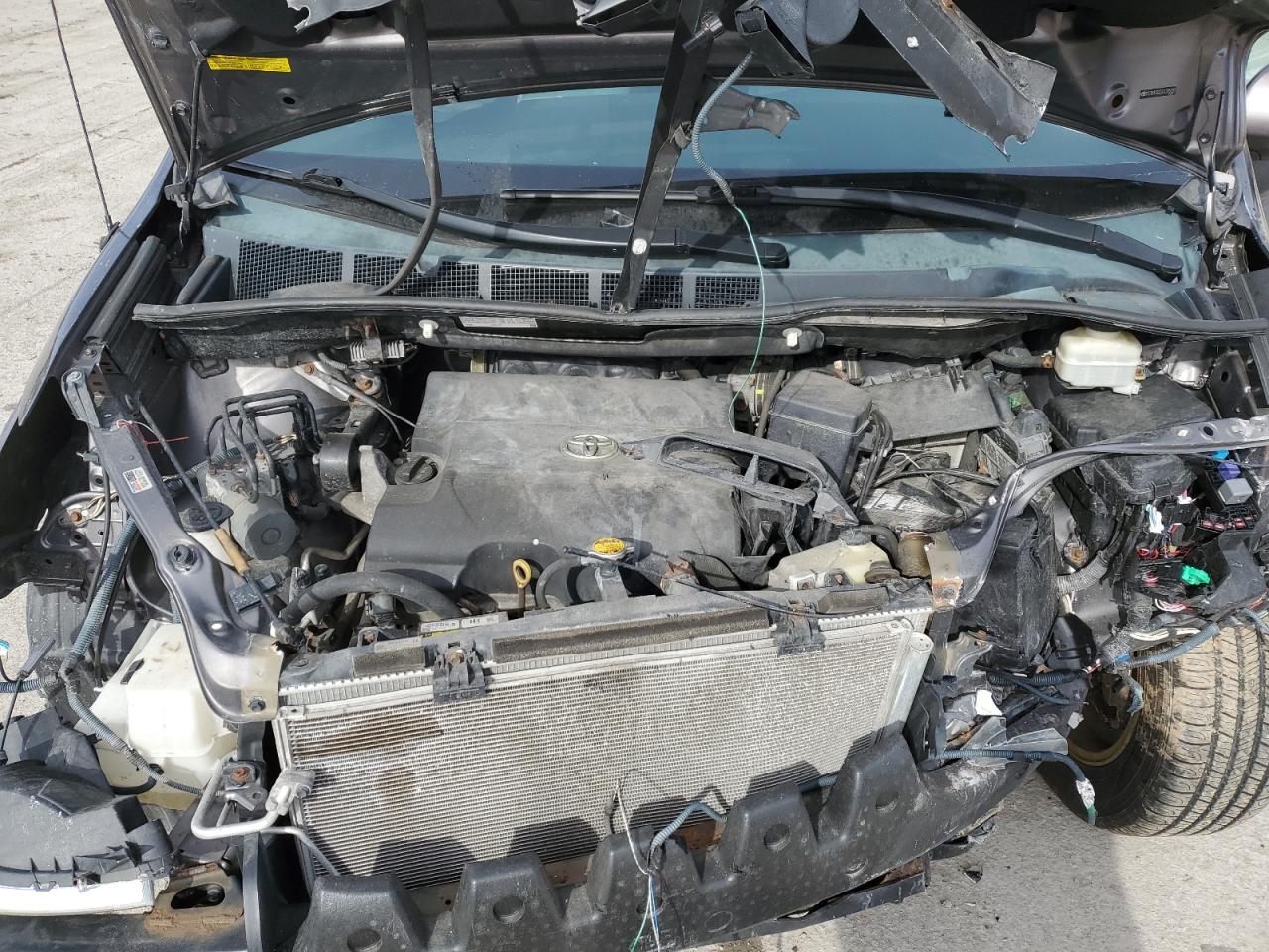 2013 Toyota Sienna - Image 13