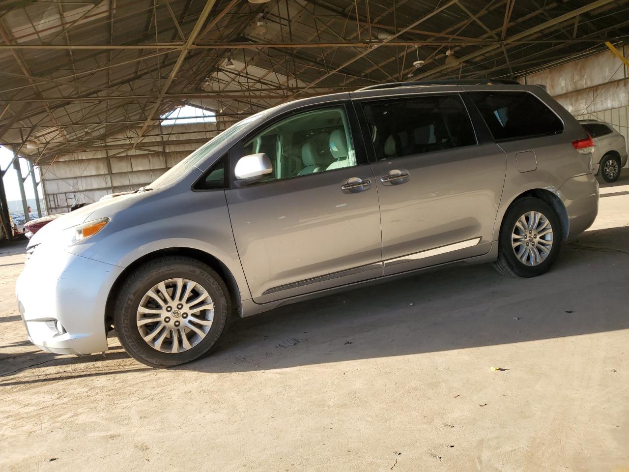 2012 Toyota Sienna - Image 1