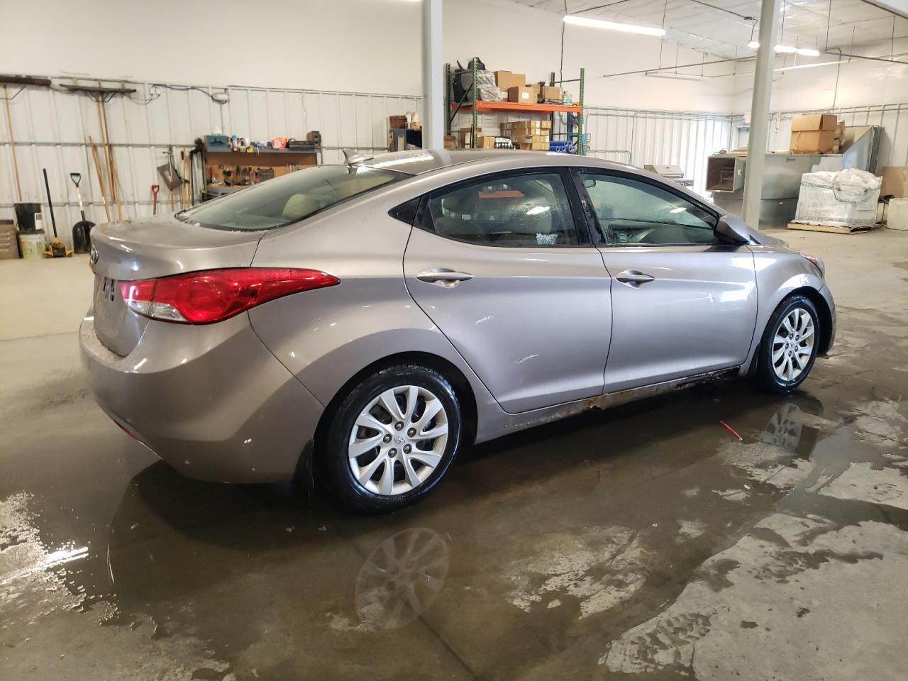 2013 Hyundai Elantra - Image 3