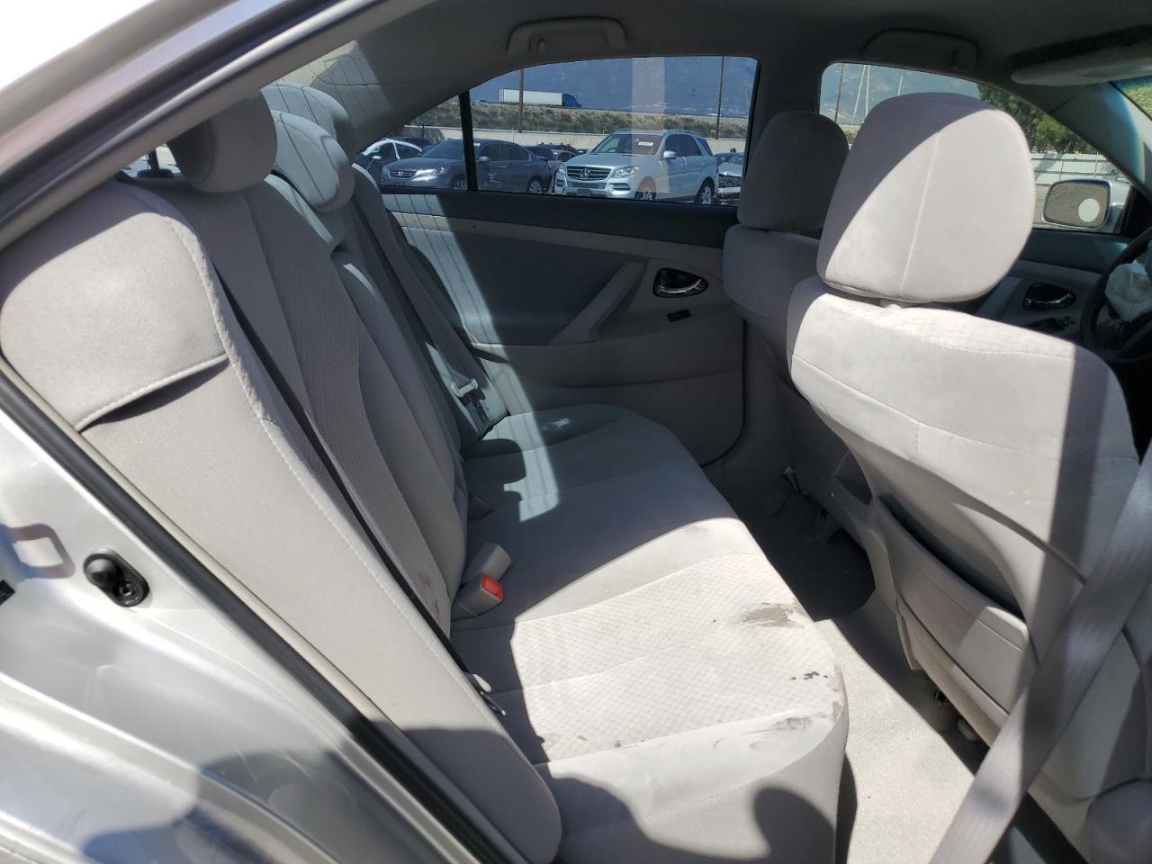 2009 Toyota Camry - Image 10