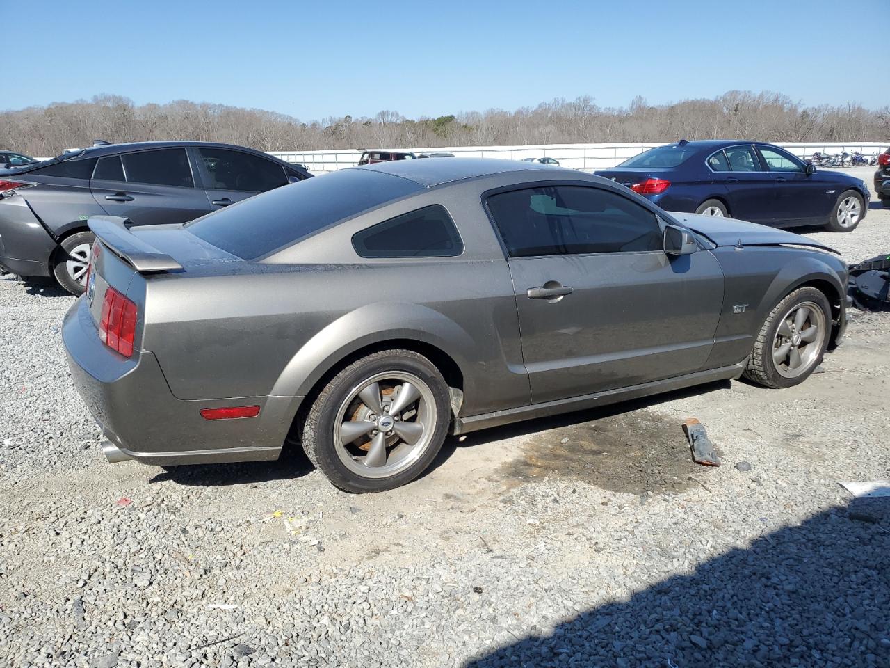 2005 Ford Mustang - Image 3