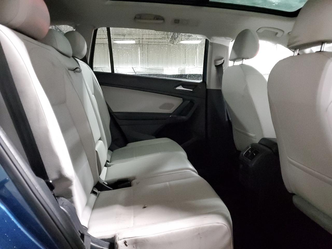 2018 Volkswagen Tiguan - Image 11