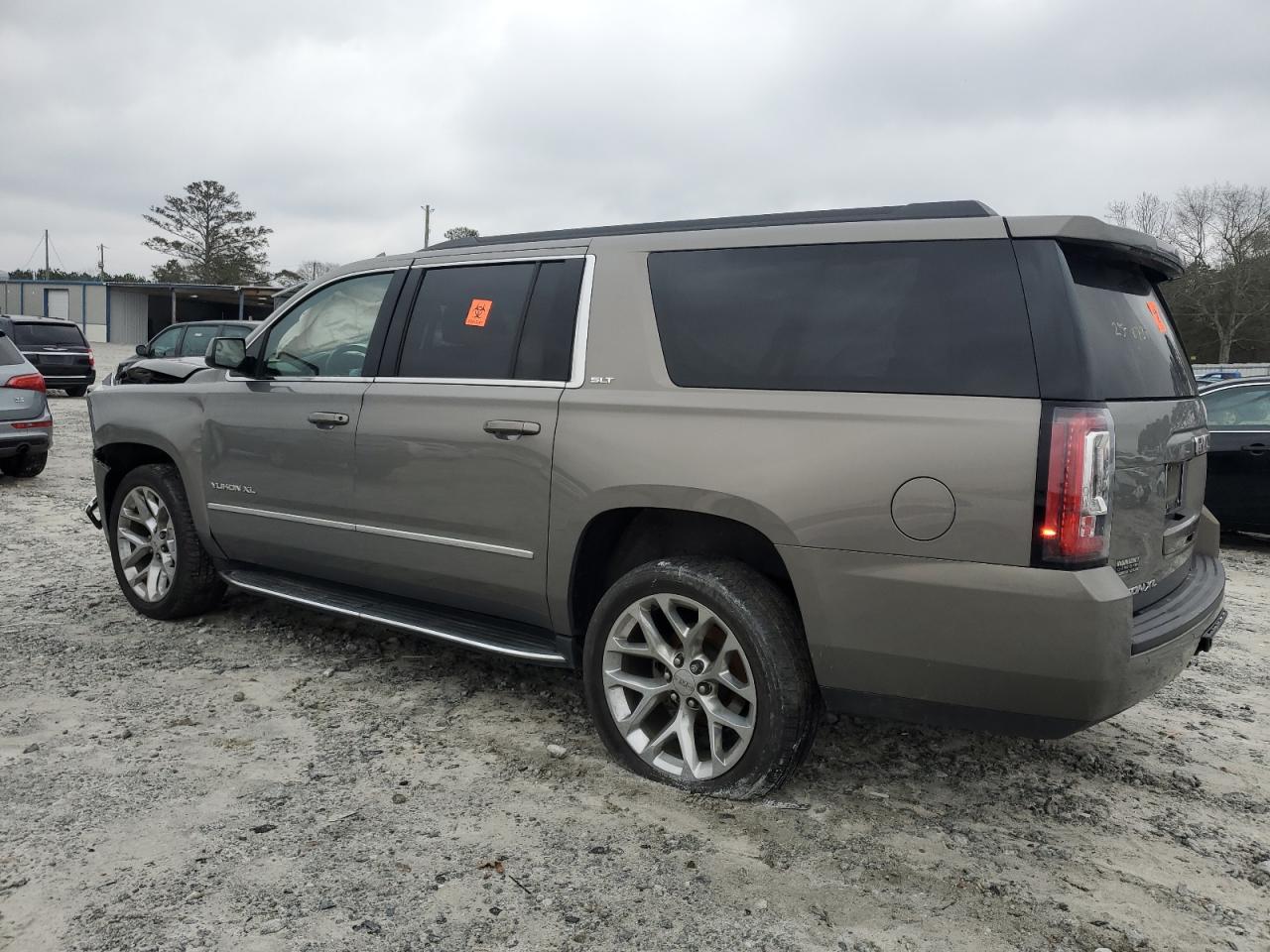 2019 GMC Yukon - Image 2