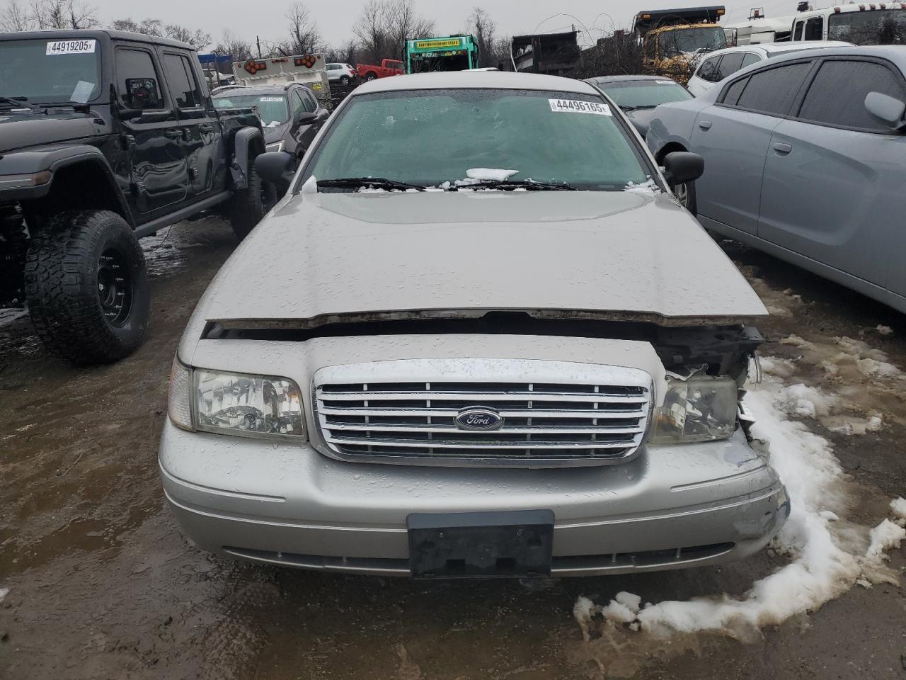 2008 Ford Crown Victoria - Image 5