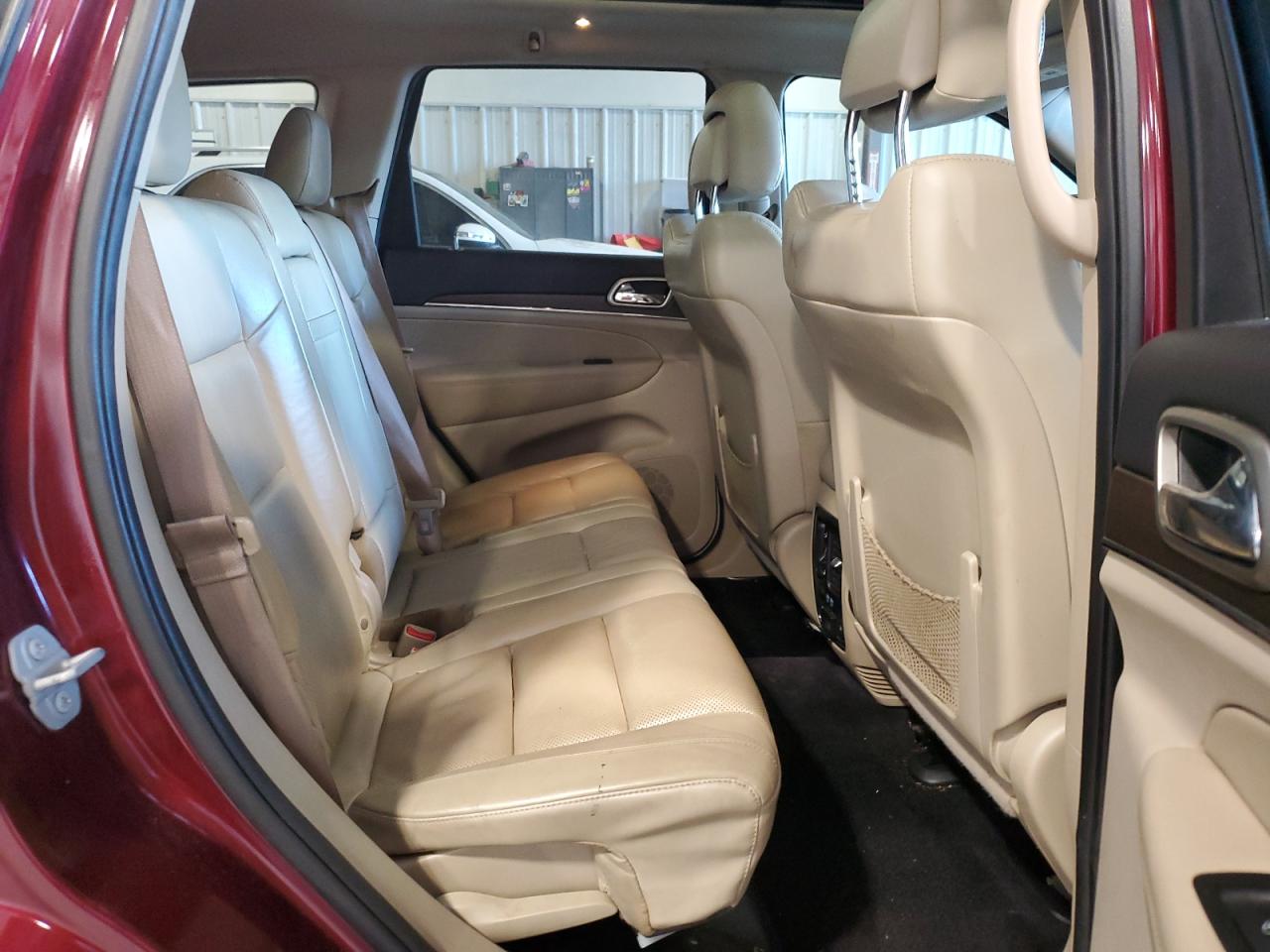 2017 Jeep Grand Cherokee - Image 11