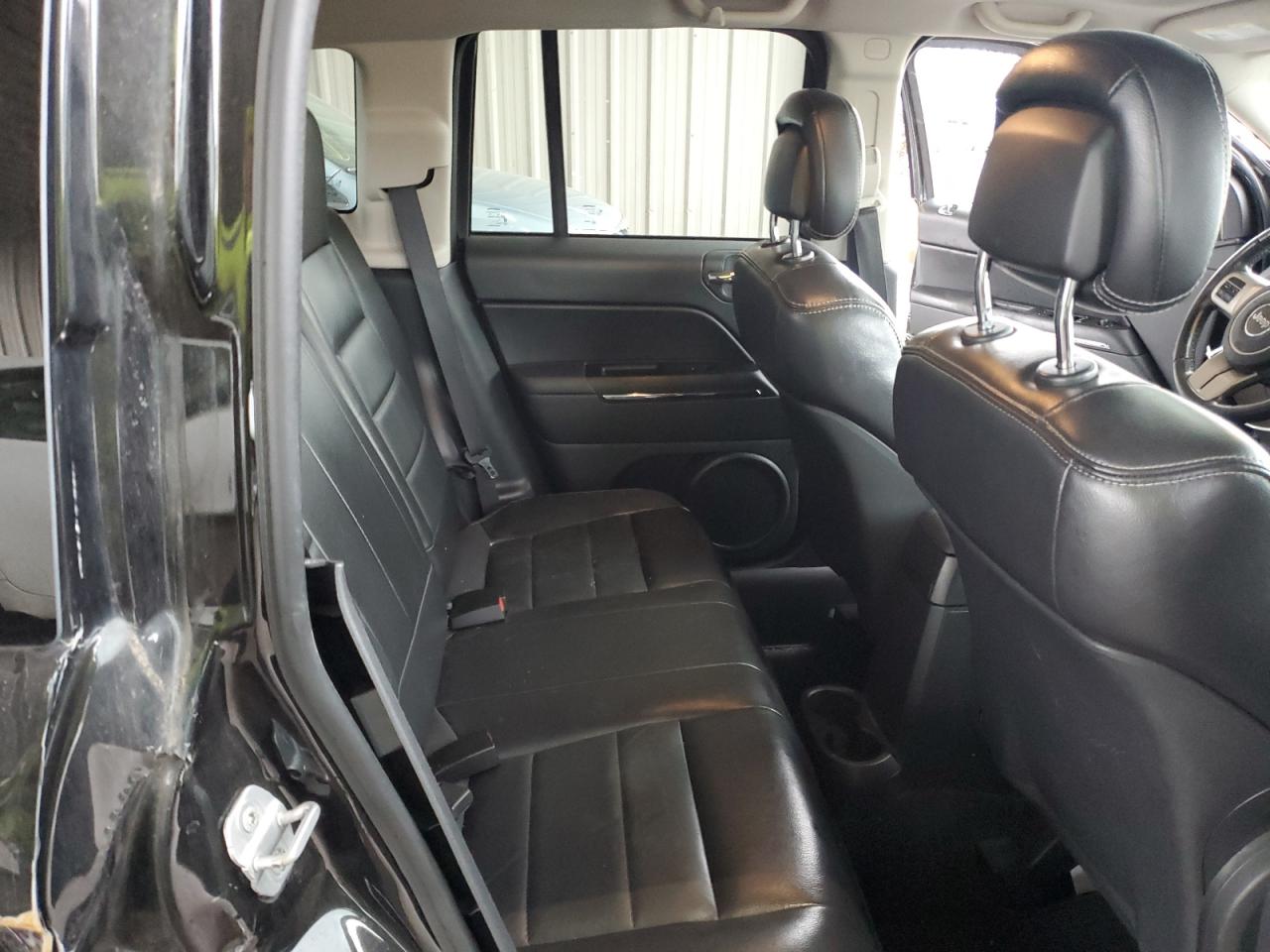 2011 Jeep Compass - Image 11