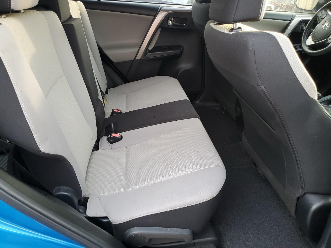 2018 Toyota RAV 4 - Image 10