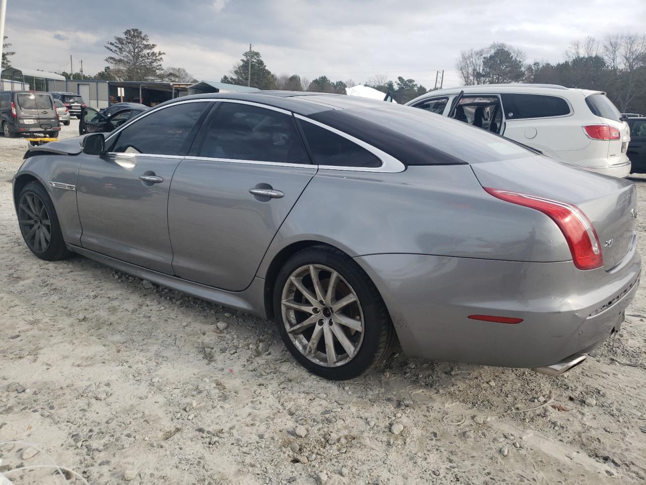2012 Jaguar XJ - Image 2