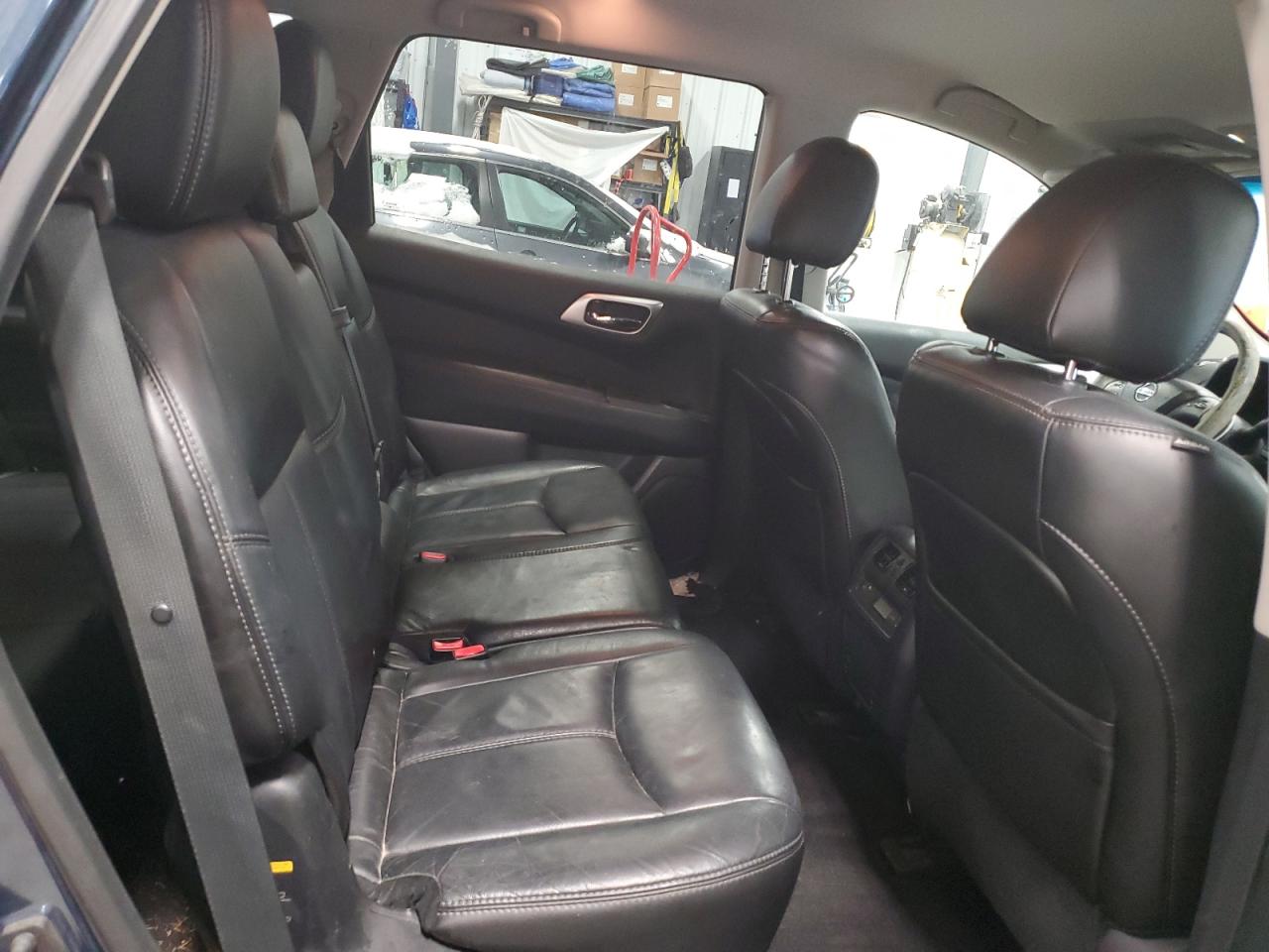 2014 Nissan Pathfinder - Image 11