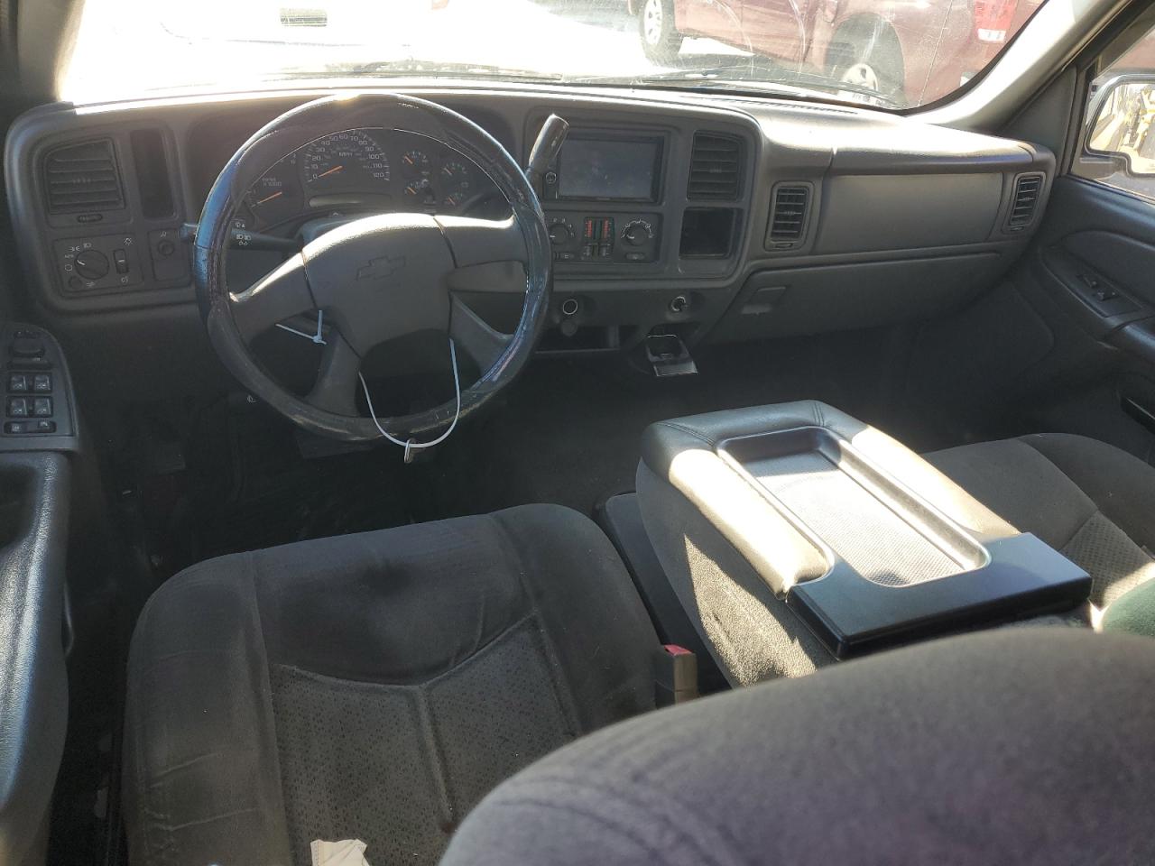 2005 Chevrolet Silverado - Image 8