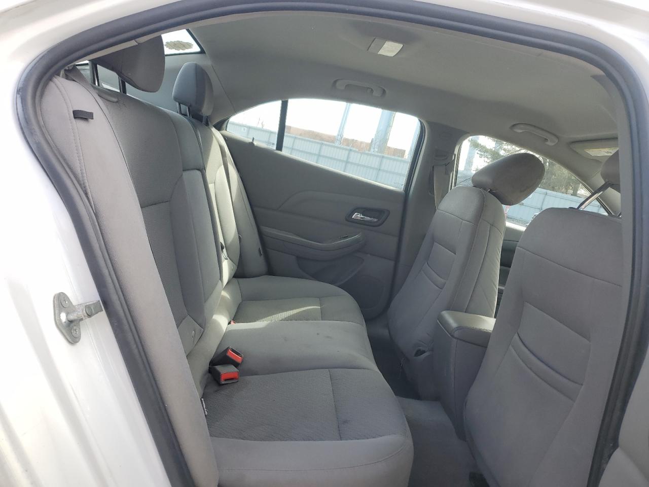 2015 Chevrolet Malibu - Image 10