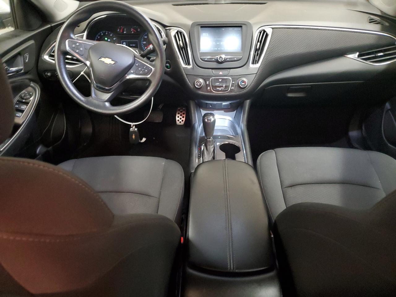 2017 Chevrolet Malibu - Image 8
