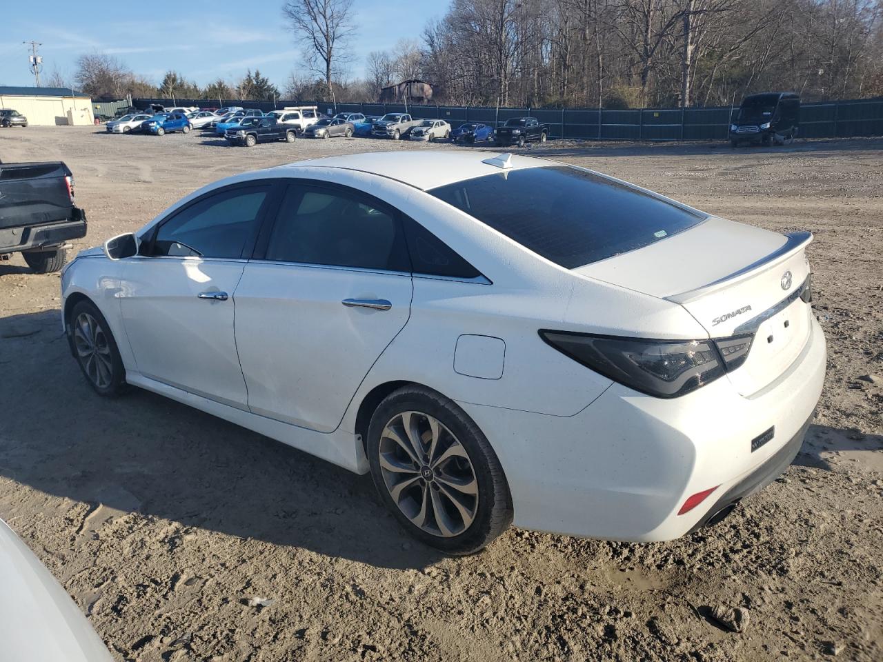 2014 Hyundai Sonata - Image 2