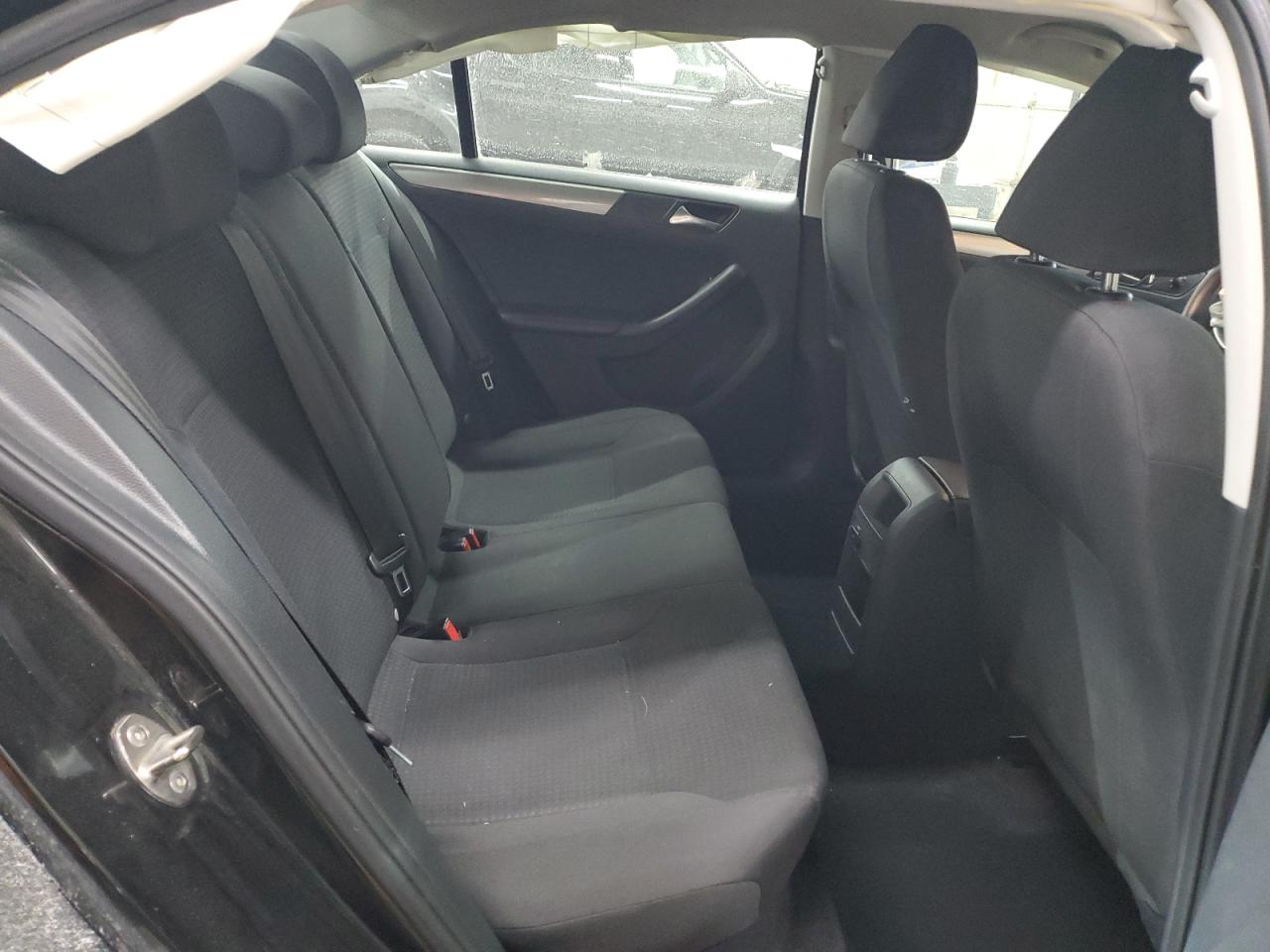 2015 Volkswagen Jetta - Image 11