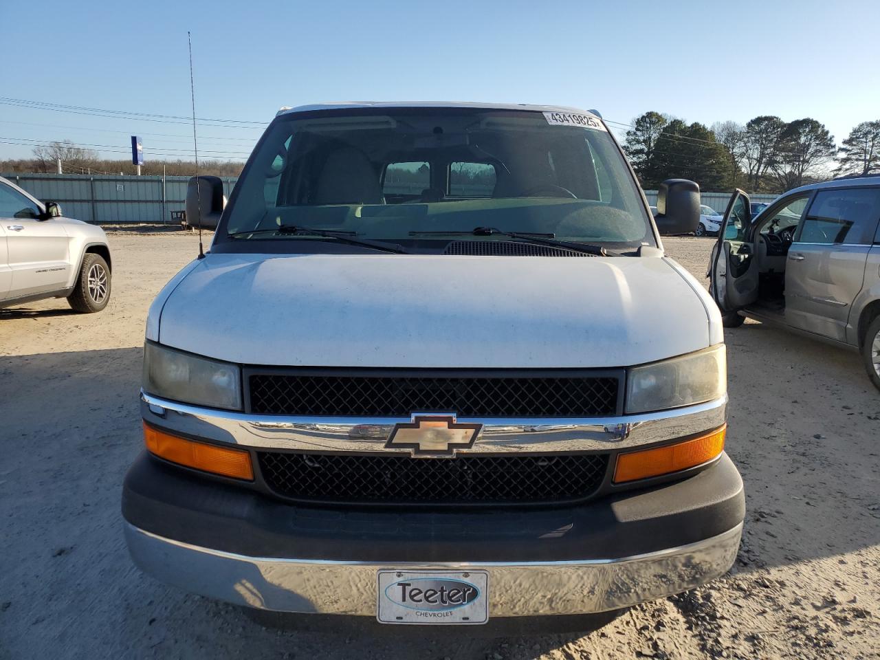 2013 Chevrolet Express - Image 5