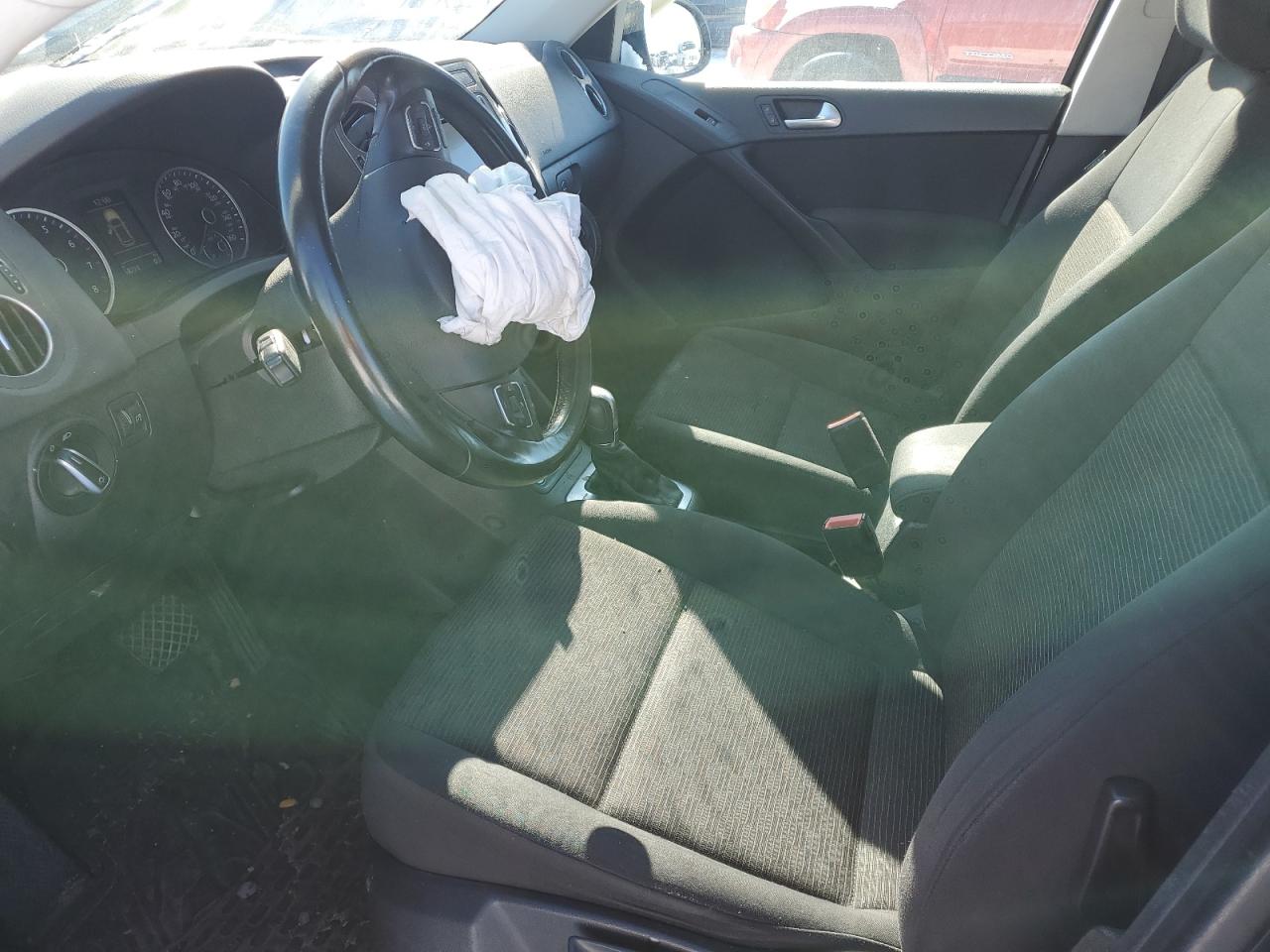 2017 Volkswagen Tiguan - Image 7