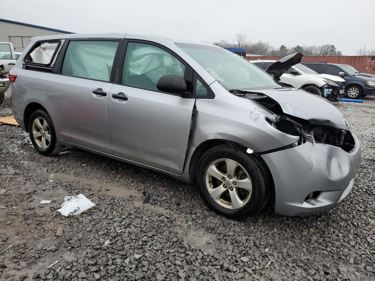2017 Toyota Sienna - Image 4