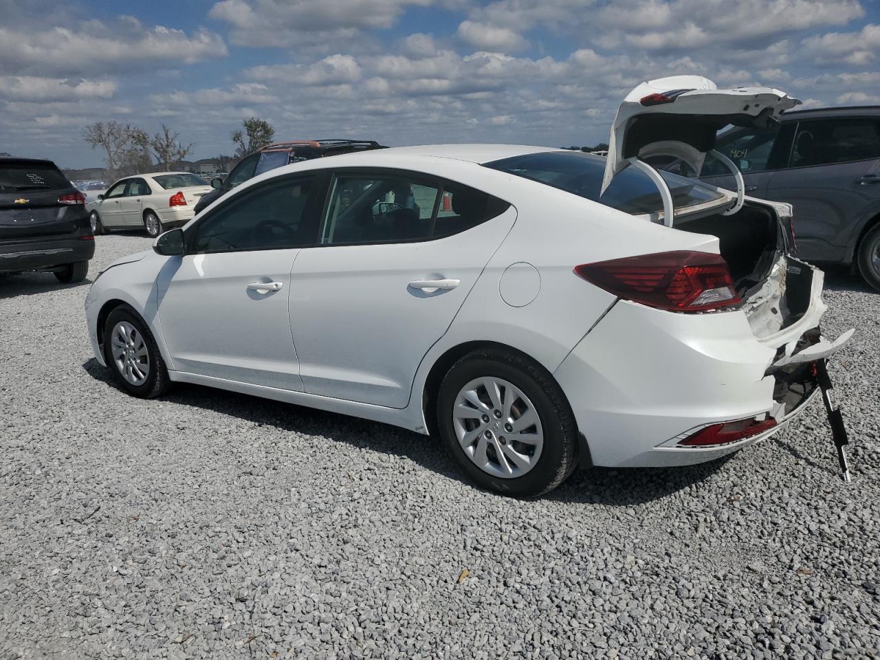 2019 Hyundai Elantra - Image 2