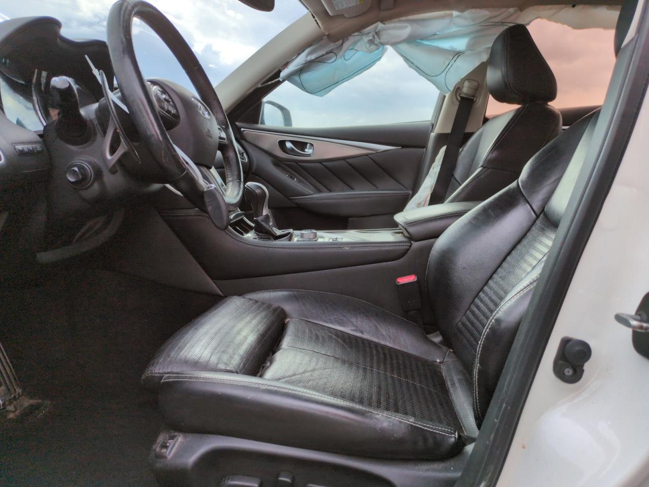 2015 Infiniti Q50 - Image 7