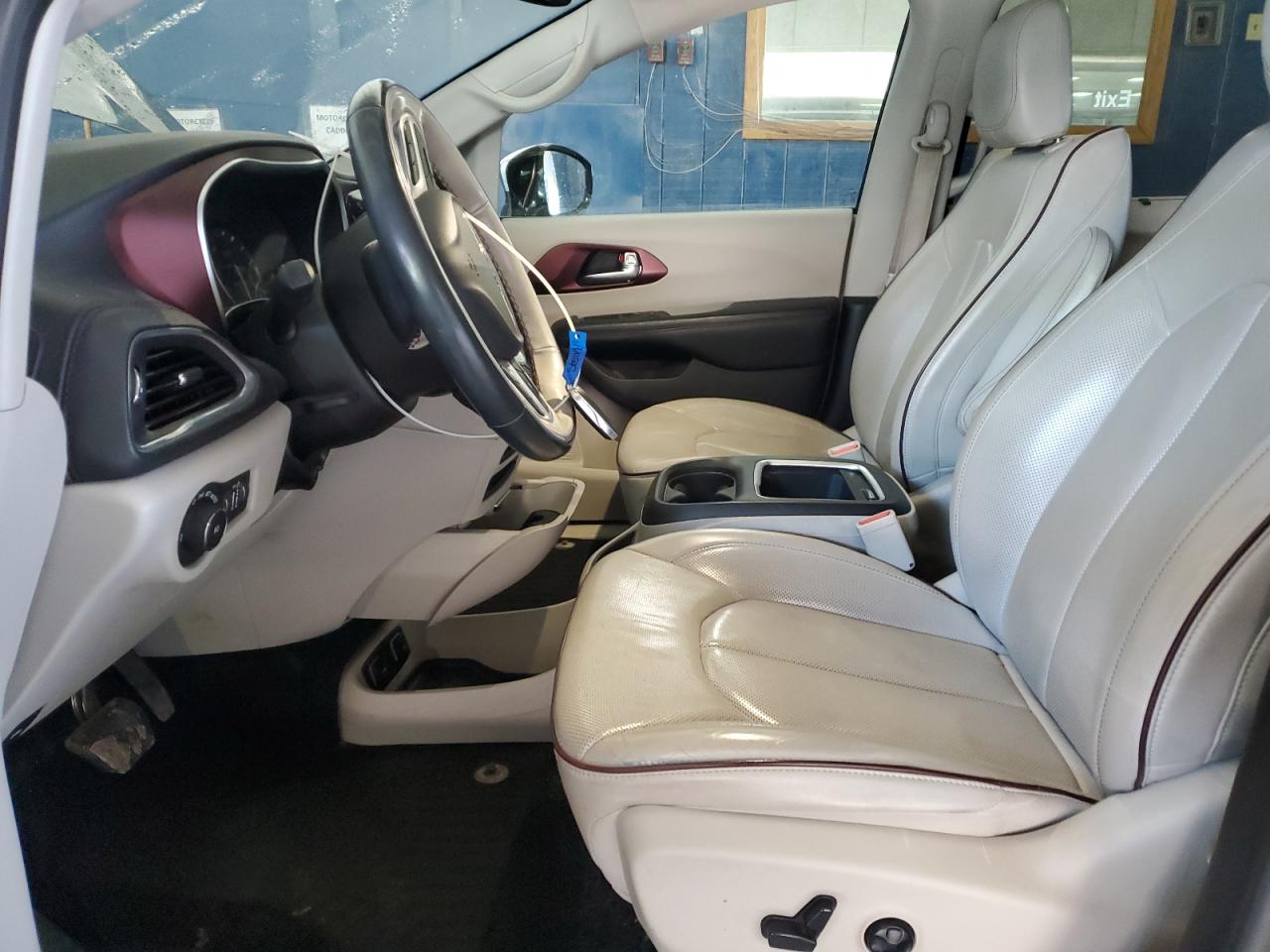 2019 Chrysler Pacifica - Image 7